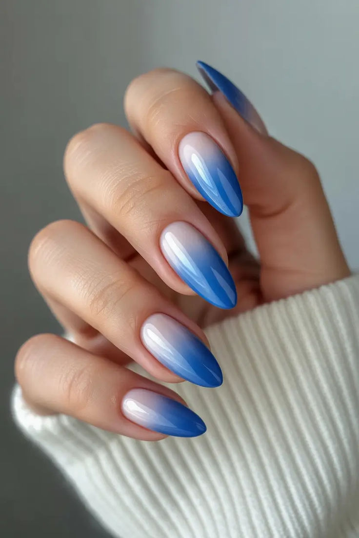 Short Almond Nails: The Chic, Wearable Shape Taking Over 2026